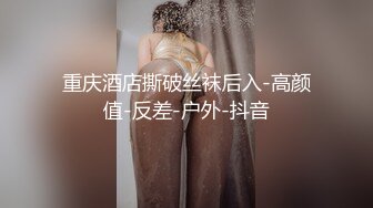 黑色渔夫帽萌萌哒美女带着帽子操逼，美腿牛仔裤还在自拍