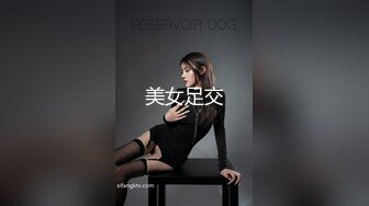 丰满熟女 ♈·桃子冰妈妈·♈：好，同学们来跟我一起练，今天我们主要做的动作有腿部训练，还有提臀的运动，两脚与肩同宽